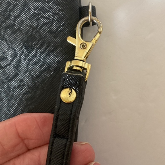 VGUC. Adrienne Vittadini black wristlet. - Picture 3 of 8